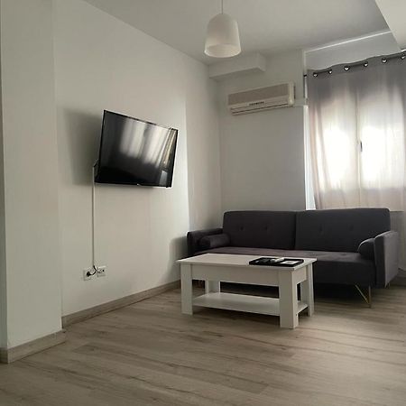 Hostal Plaza De Italia Caces Zewnętrze zdjęcie