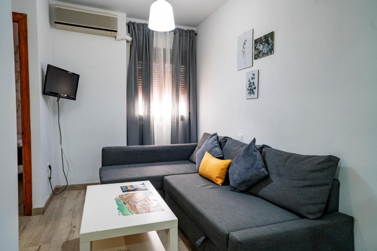 Hostal Plaza De Italia Caces Zewnętrze zdjęcie