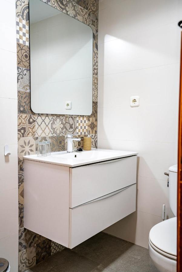 Hostal Plaza De Italia Caces Zewnętrze zdjęcie