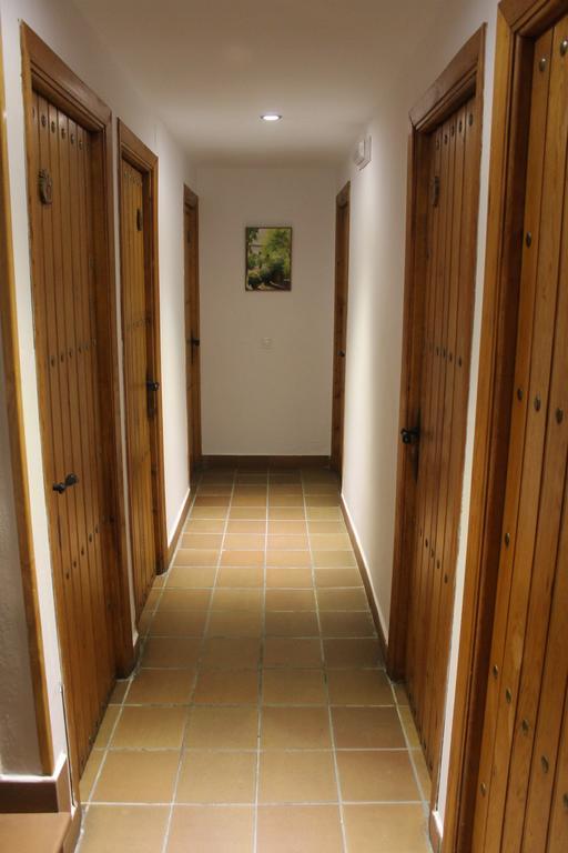 Hostal Plaza De Italia Caces Zewnętrze zdjęcie